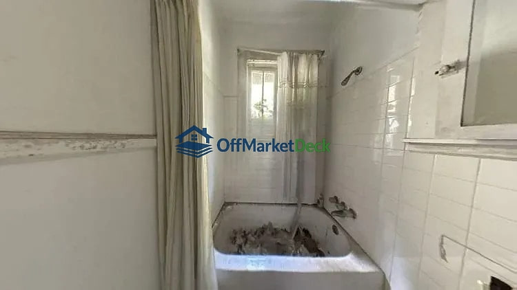 Off-market house in Selma, Alabama — 3 beds, 2 baths, $8,000 — photo 3 of 8