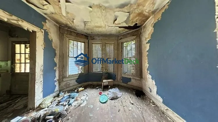 Off-market house in Selma, Alabama — 3 beds, 2 baths, $8,000 — photo 6 of 8