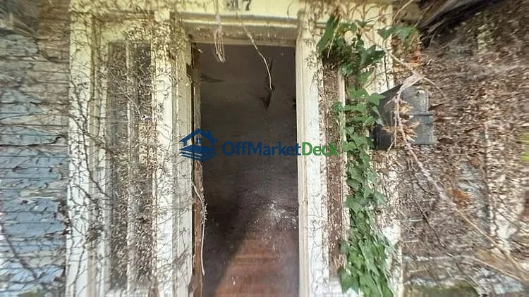 Off-market house in Selma, Alabama — 3 beds, 2 baths, $8,000 — photo 2 of 8