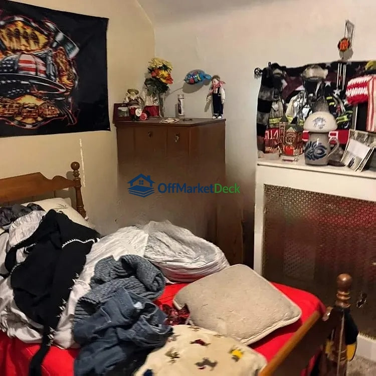 Off-market house in Donora, Pennsylvania — 3 beds, 1 bath, $83,900 — photo 7 of 8