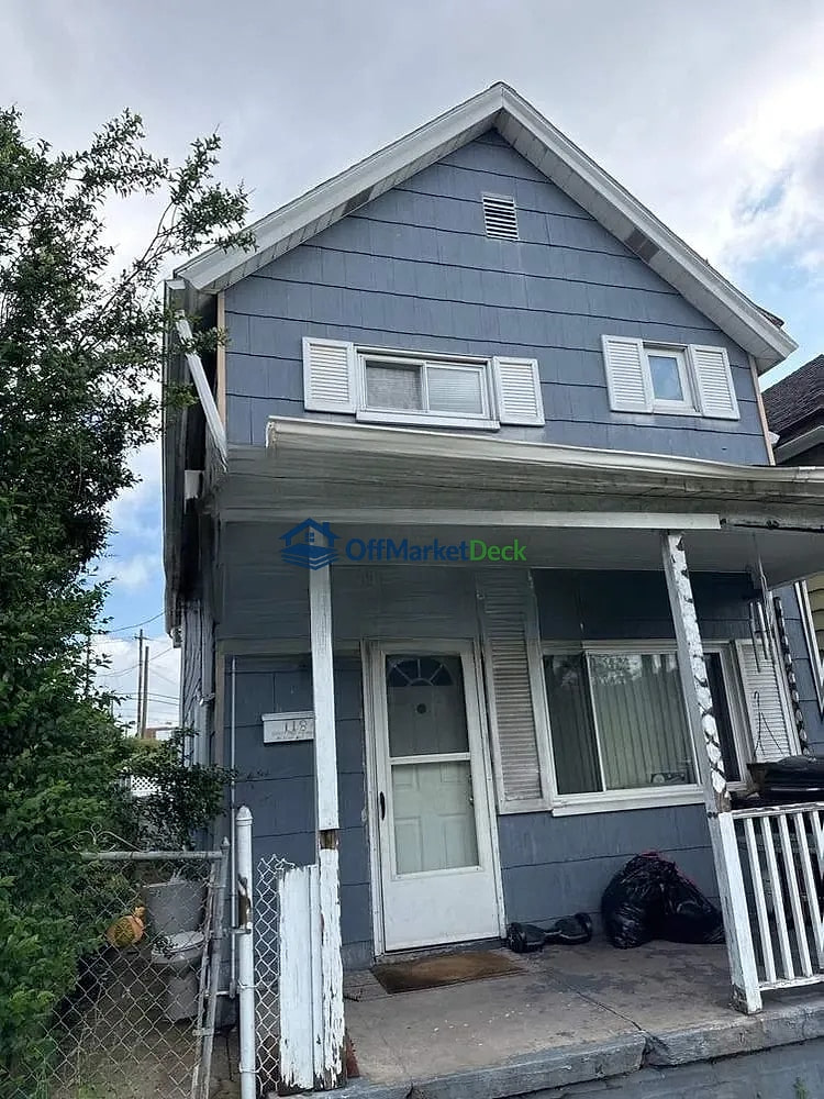 Off-market house in Donora, Pennsylvania — 3 beds, 1 bath, $83,900 — photo 3 of 8