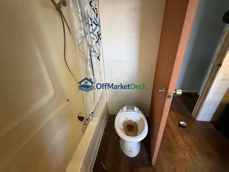 Off-market house in Tempe, Arizona — 3 beds, 1 bath, $19,900 — photo 8 of 8