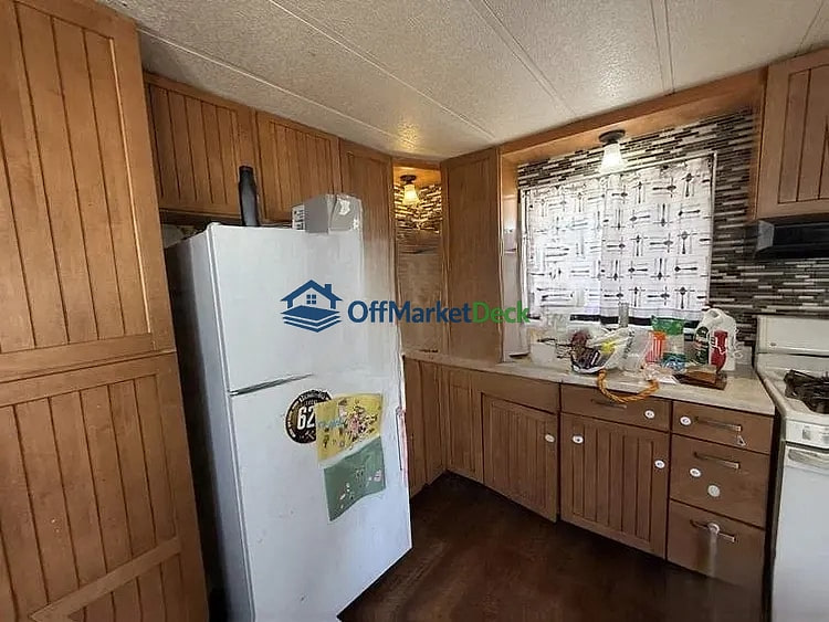 Off-market house in Tempe, Arizona — 3 beds, 1 bath, $19,900 — photo 3 of 8