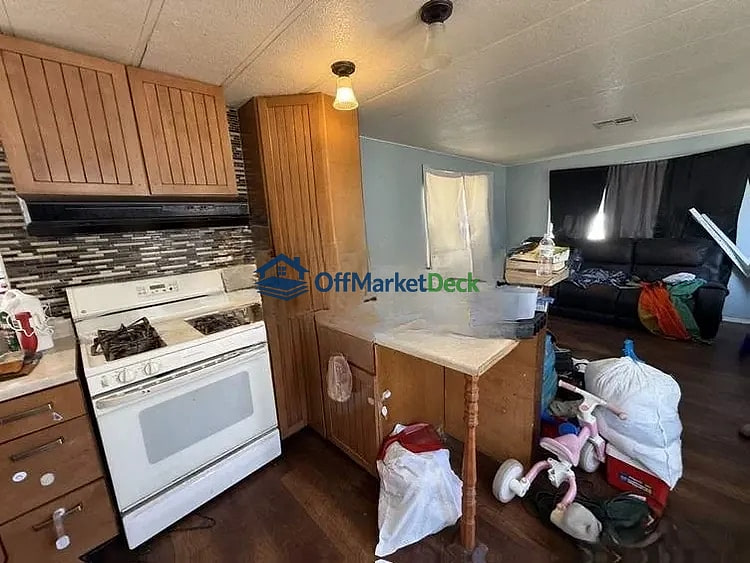Off-market house in Tempe, Arizona — 3 beds, 1 bath, $19,900 — photo 6 of 8