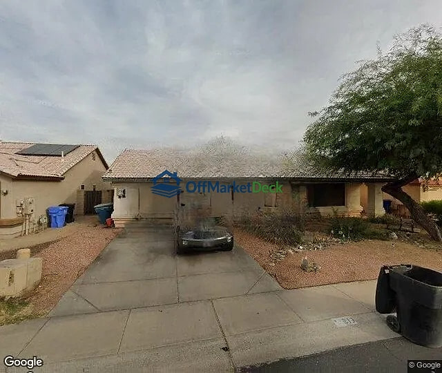 Off-market house in Gilbert, Arizona — 4 beds, 2 baths, $454,900 — photo 3 of 3