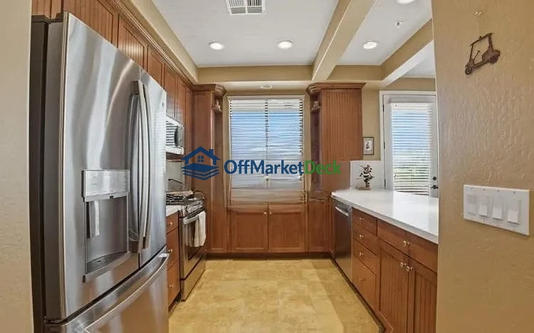 Off-market house in Scottsdale, Arizona — 2 beds, 2 baths, $424,900 — photo 7 of 8