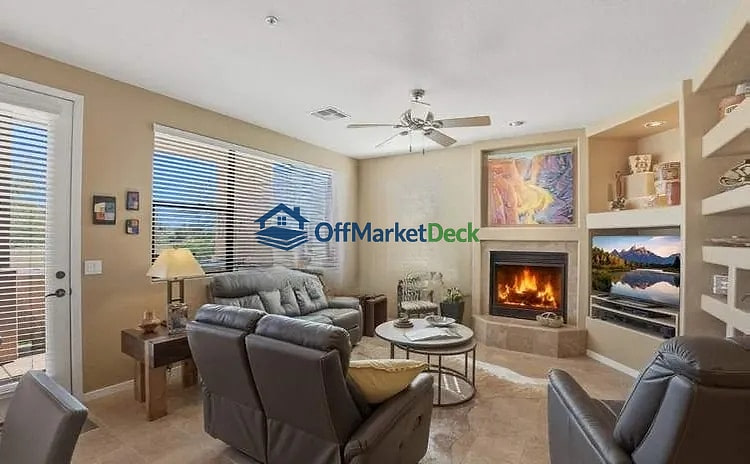 Off-market house in Scottsdale, Arizona — 2 beds, 2 baths, $424,900 — photo 4 of 8