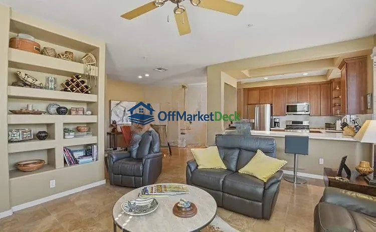 Off-market house in Scottsdale, Arizona — 2 beds, 2 baths, $424,900 — photo 3 of 8