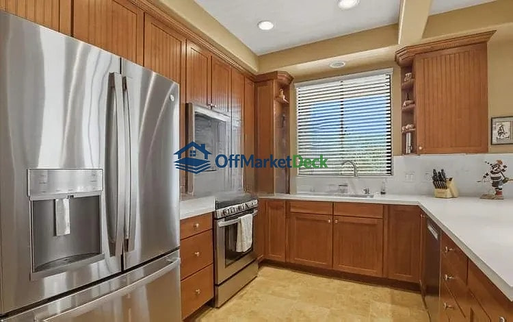 Off-market house in Scottsdale, Arizona — 2 beds, 2 baths, $424,900 — photo 6 of 8