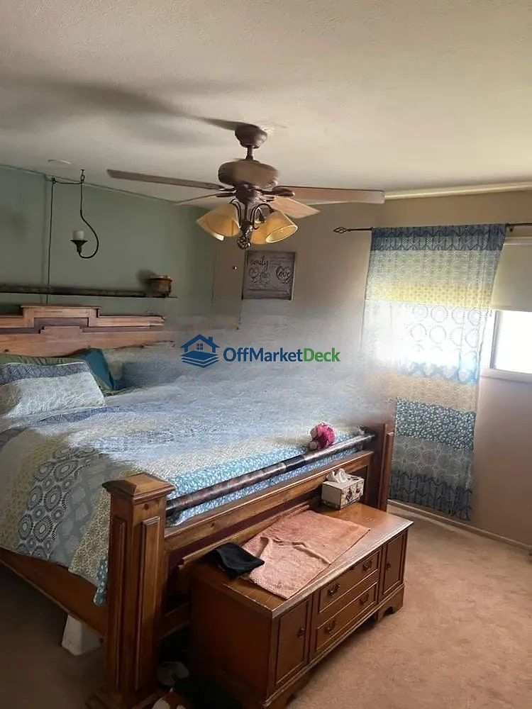 Off-market house in Scottsdale, Arizona — 4 beds, 2 baths, $673,500 — photo 3 of 8