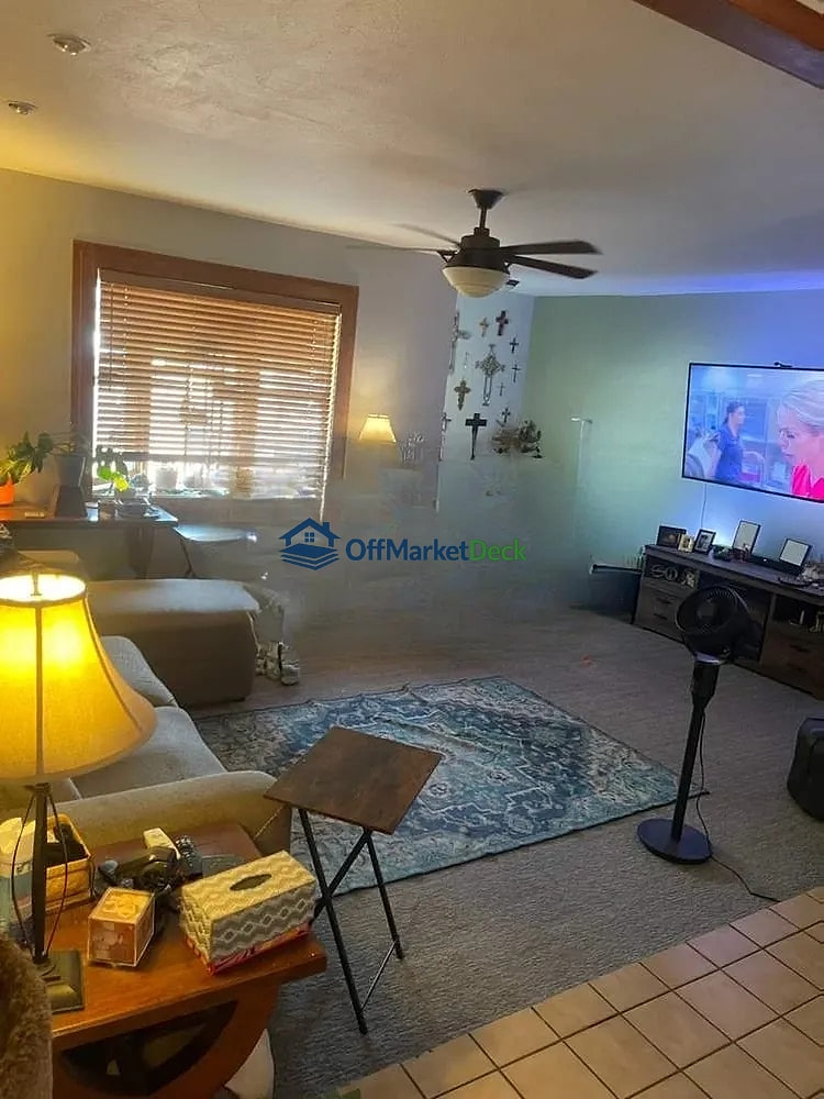 Off-market house in Scottsdale, Arizona — 4 beds, 2 baths, $673,500 — photo 6 of 8