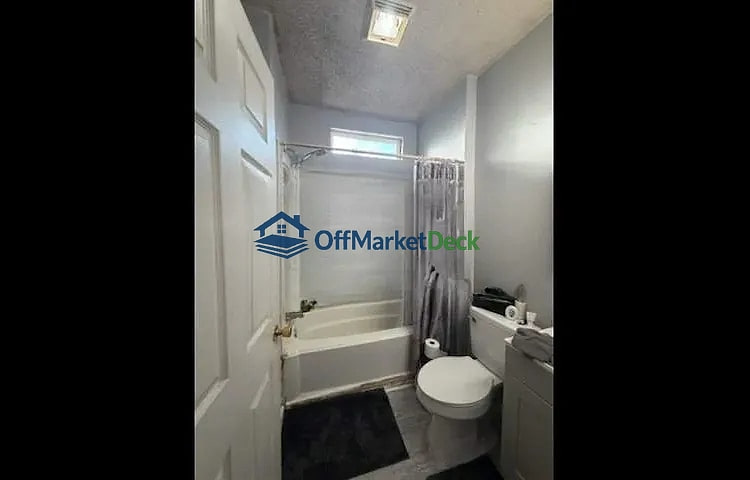 Off-market house in Elizabethton, Tennessee — 3 beds, 1 bath, $93,500 — photo 2 of 8