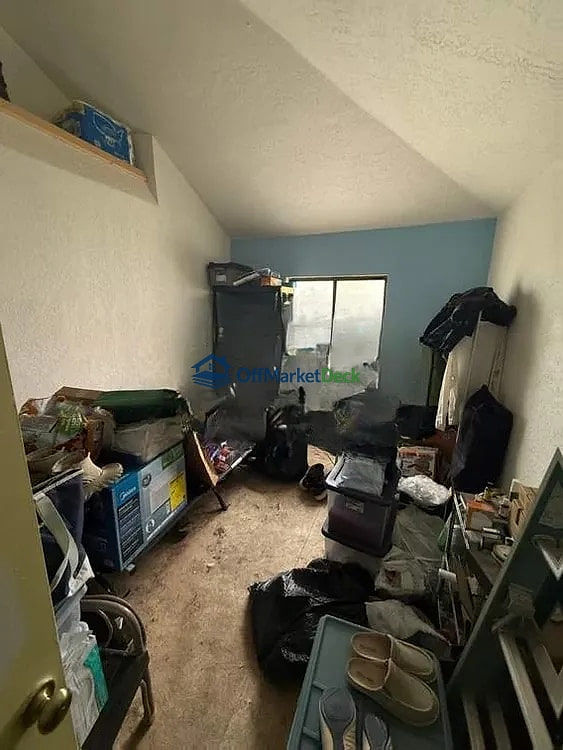 Off-market house in Flagstaff, Arizona — 2 beds, 1 bath, $329,900 — photo 3 of 8