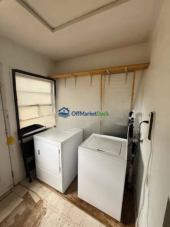 Off-market house in Flagstaff, Arizona — 2 beds, 1 bath, $329,900 — photo 7 of 8