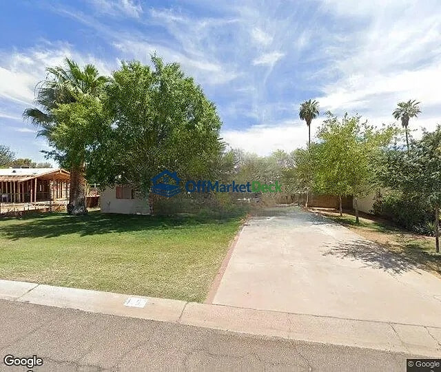 Off-market house in Phoenix, Arizona — 4 beds, 3 baths, $718,000 — photo 3 of 3