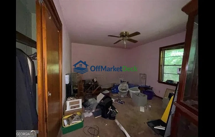 Off-market house in Atlanta, Georgia — 4 beds, 2 baths, $153,000 — photo 7 of 8