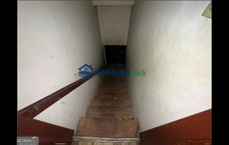 Off-market house in Atlanta, Georgia — 4 beds, 2 baths, $153,000 — photo 6 of 8
