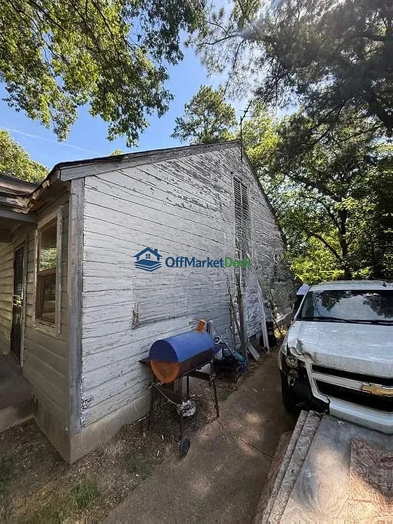 Off-market house in Memphis, Tennessee — 3 beds, 1 bath, $39,900 — photo 8 of 8