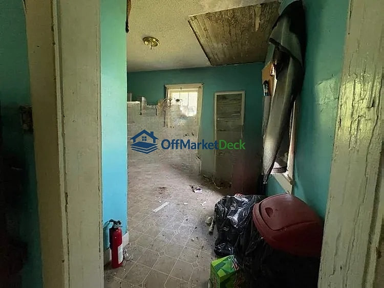Off-market house in Bessemer, Alabama — 3 beds, 1 bath, $54,000 — photo 6 of 8
