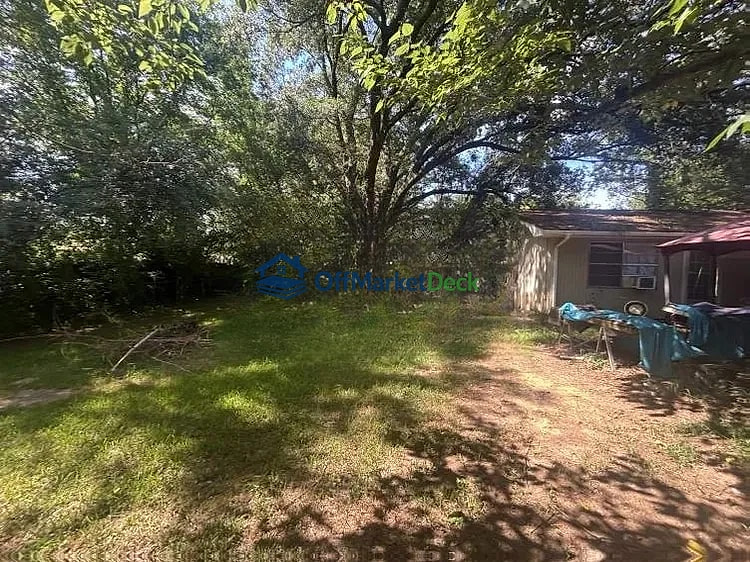 Off-market house in Clinton, Mississippi — 3 beds, 2 baths, $150,000 — photo 8 of 8