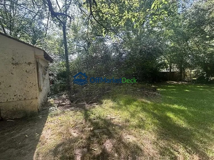 Off-market house in Clinton, Mississippi — 3 beds, 2 baths, $150,000 — photo 7 of 8