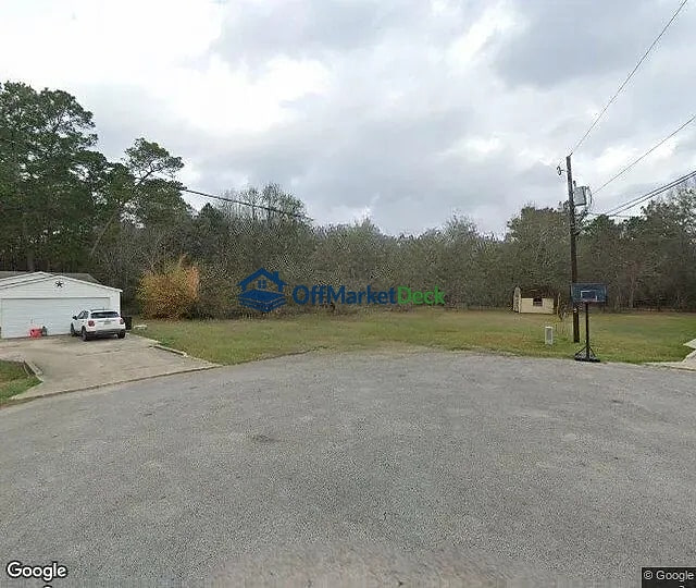 Off-market house in Conroe, Texas — 3 beds, 2 baths, $90,000 — photo 2 of 3