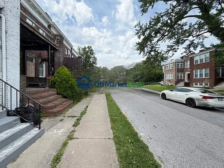 Off-market house in Baltimore, Maryland — 4 beds, 1 bath, $75,000 — photo 4 of 8