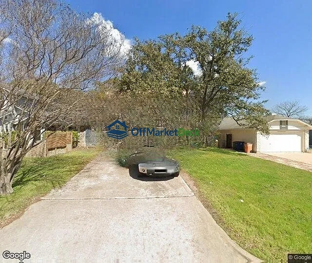 Off-market house in Austin, Texas — 3 beds, 2.5 baths, $367,000 — photo 3 of 3
