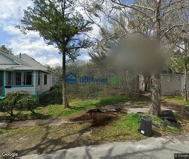 Off-market house in Jacksonville, Florida — 3 beds, 1 bath, $79,000 — photo 2 of 3