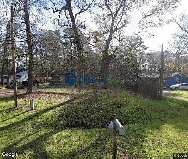 Off-market house in Montgomery, Texas — 3 beds, 2 baths, $139,900 — photo 3 of 3