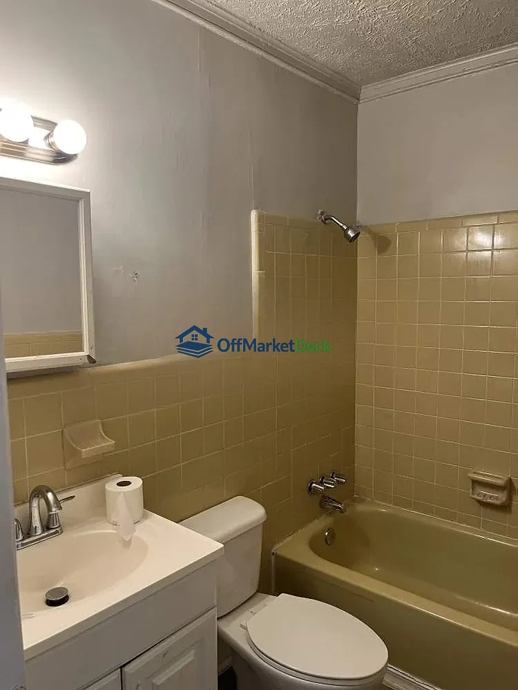 Off-market house in Atlanta, Georgia — 3 beds, 2 baths, $190,000 — photo 4 of 8