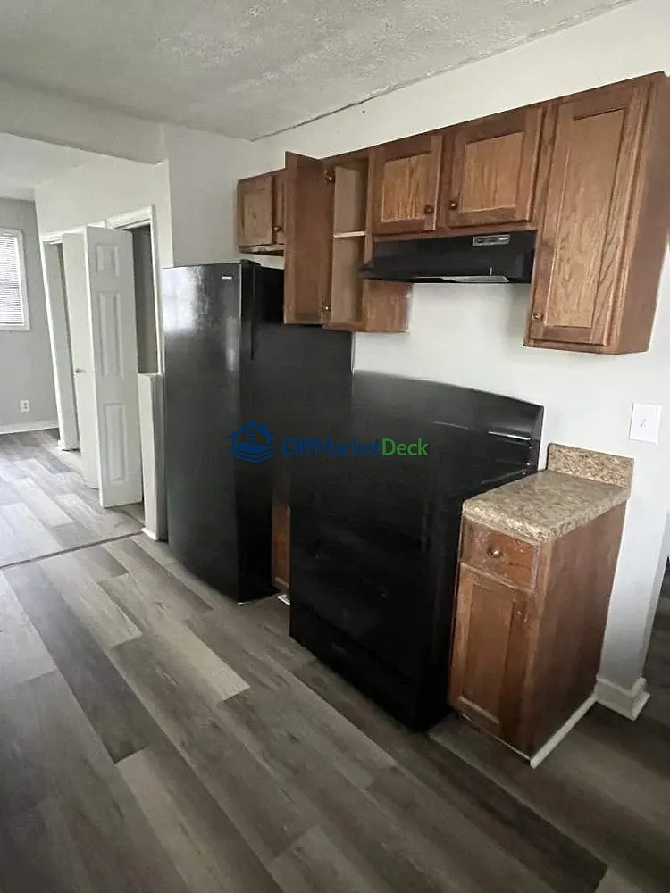 Off-market house in Atlanta, Georgia — 3 beds, 2 baths, $190,000 — photo 7 of 8