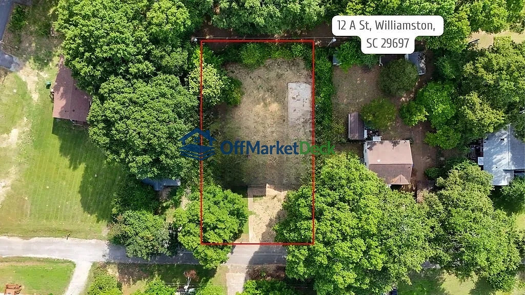 Off-market house in Williamston, South Carolina — 3 beds, 1.5 baths, $198,000 — photo 4 of 8