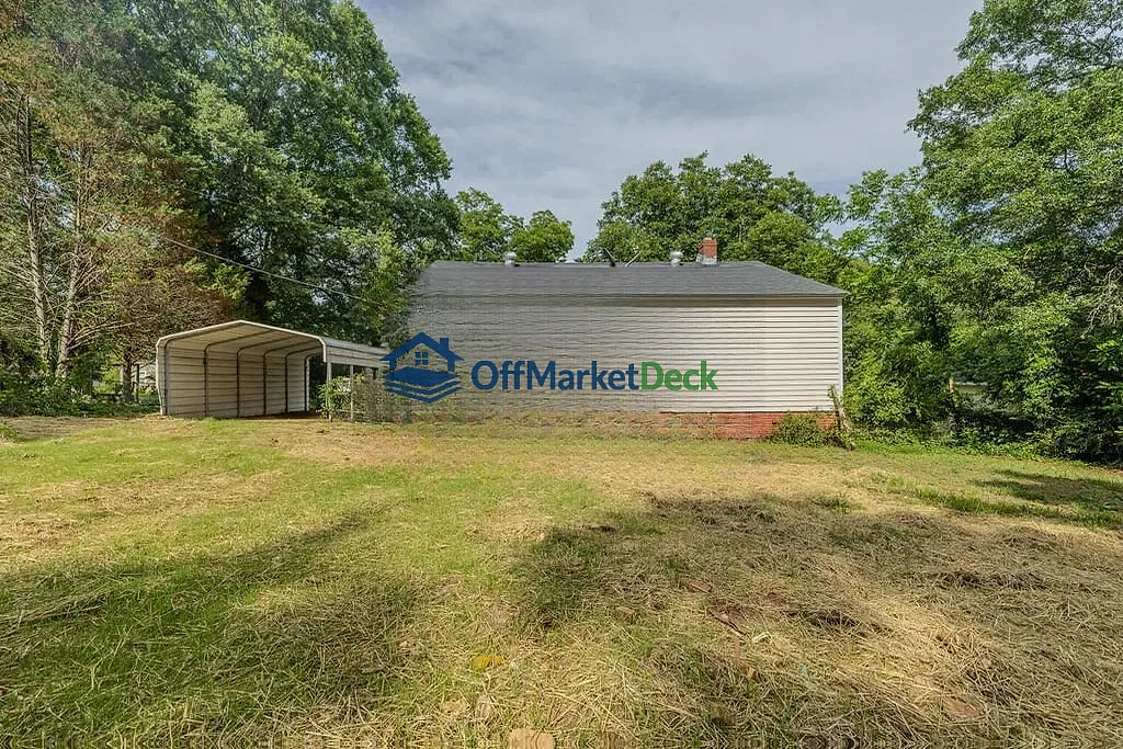 Off-market house in Williamston, South Carolina — 3 beds, 1.5 baths, $198,000 — photo 3 of 8
