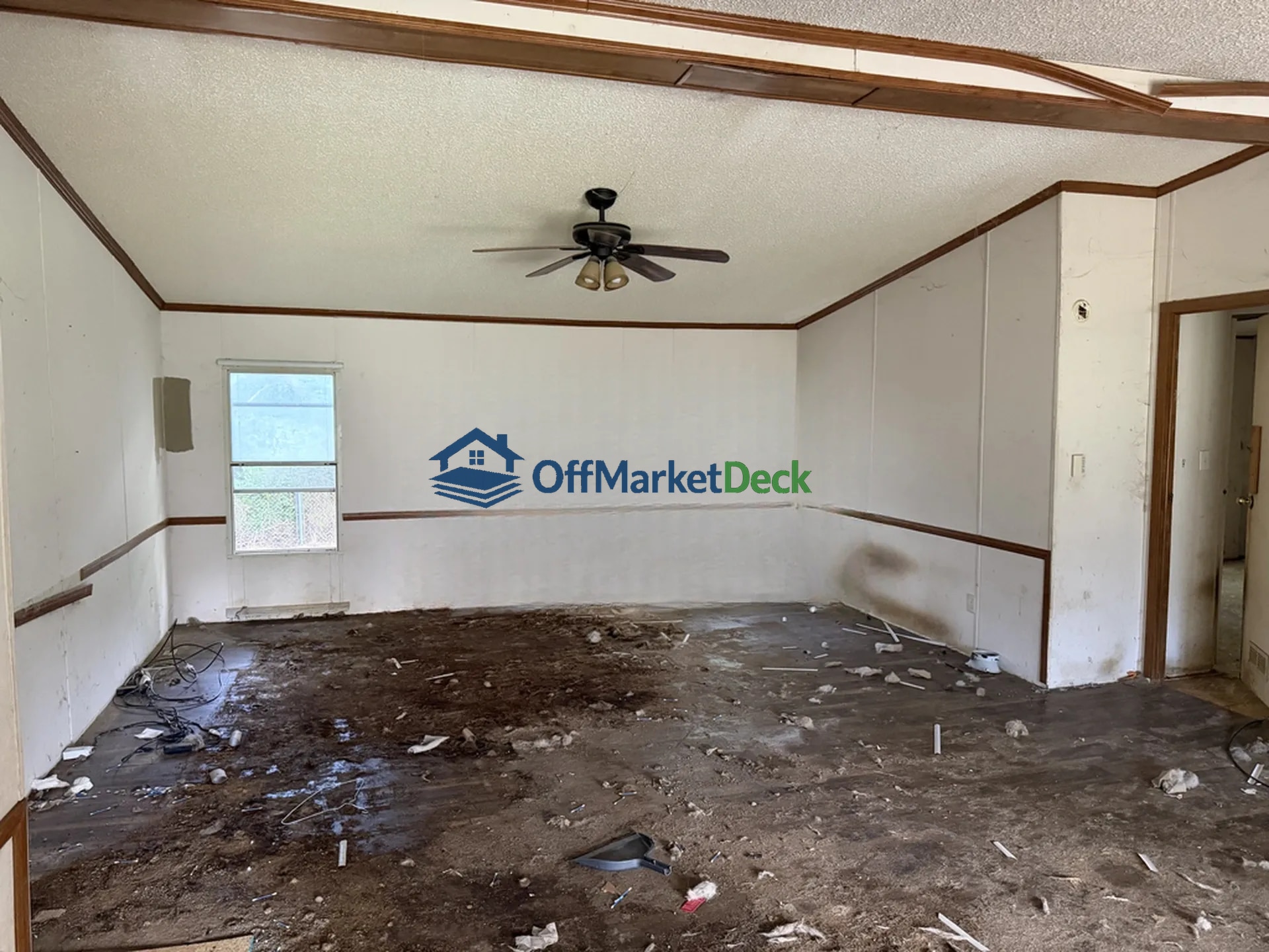 Off-market mobile in Waxahachie, Texas — 3 beds, 2 baths, $115,000 — photo 2 of 8