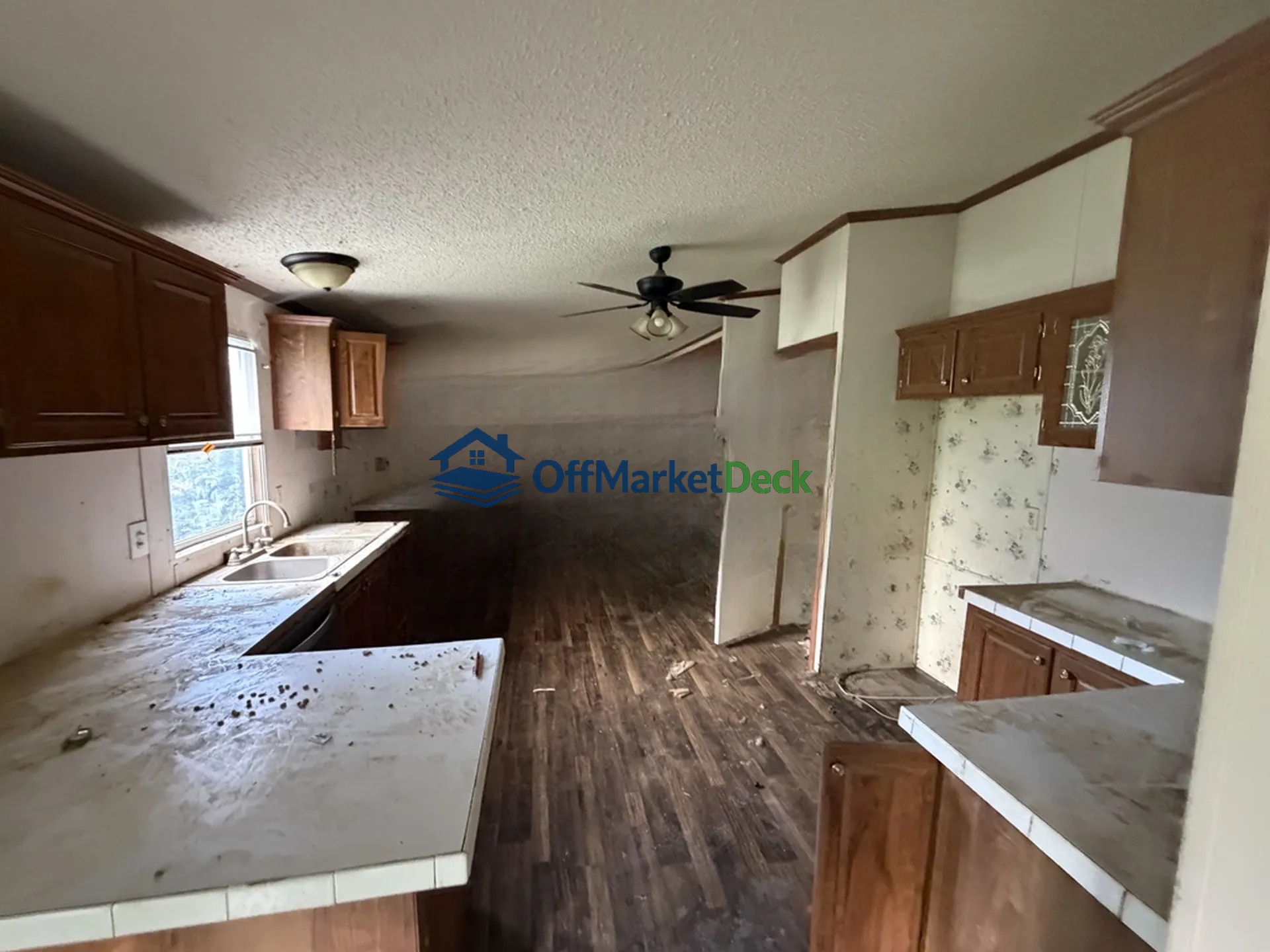 Off-market mobile in Waxahachie, Texas — 3 beds, 2 baths, $115,000 — photo 3 of 8