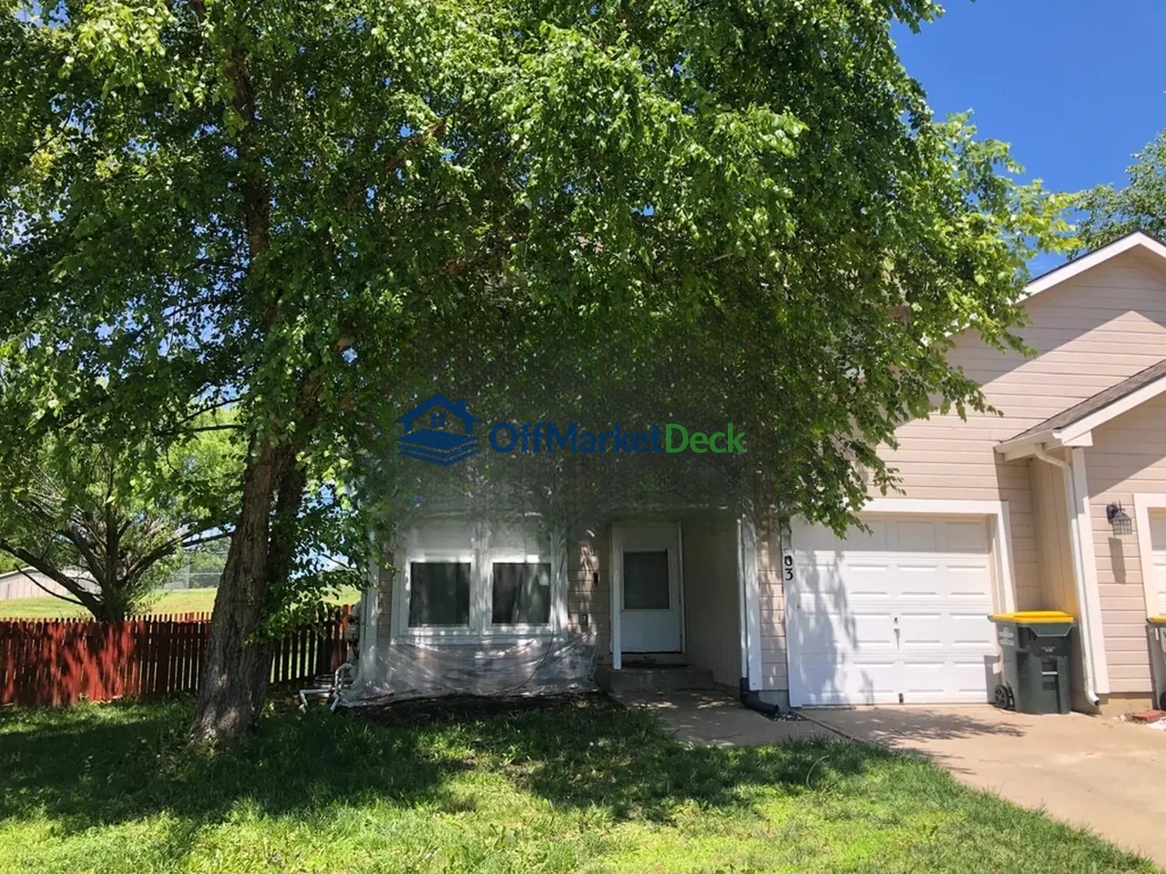 Off-market house in Spring Hill, Kansas — 3 beds, 2.5 baths, $164,900 — photo 2 of 8