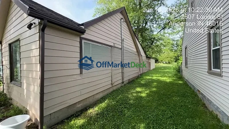 Off-market house in Anderson, Indiana — 3 beds, 1 bath, $54,900 — photo 5 of 8