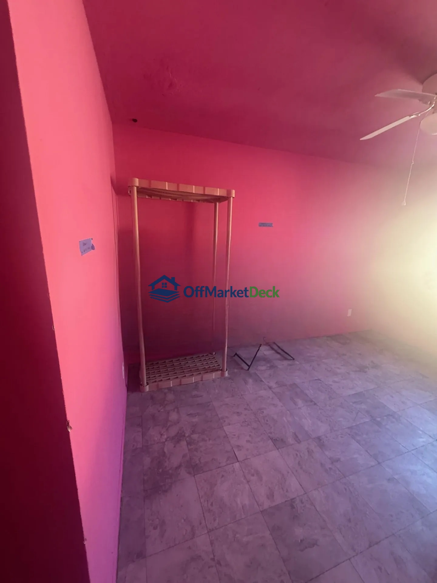 Off-market house in Phoenix, Arizona — 3 beds, 2 baths, $329,990 — photo 5 of 8
