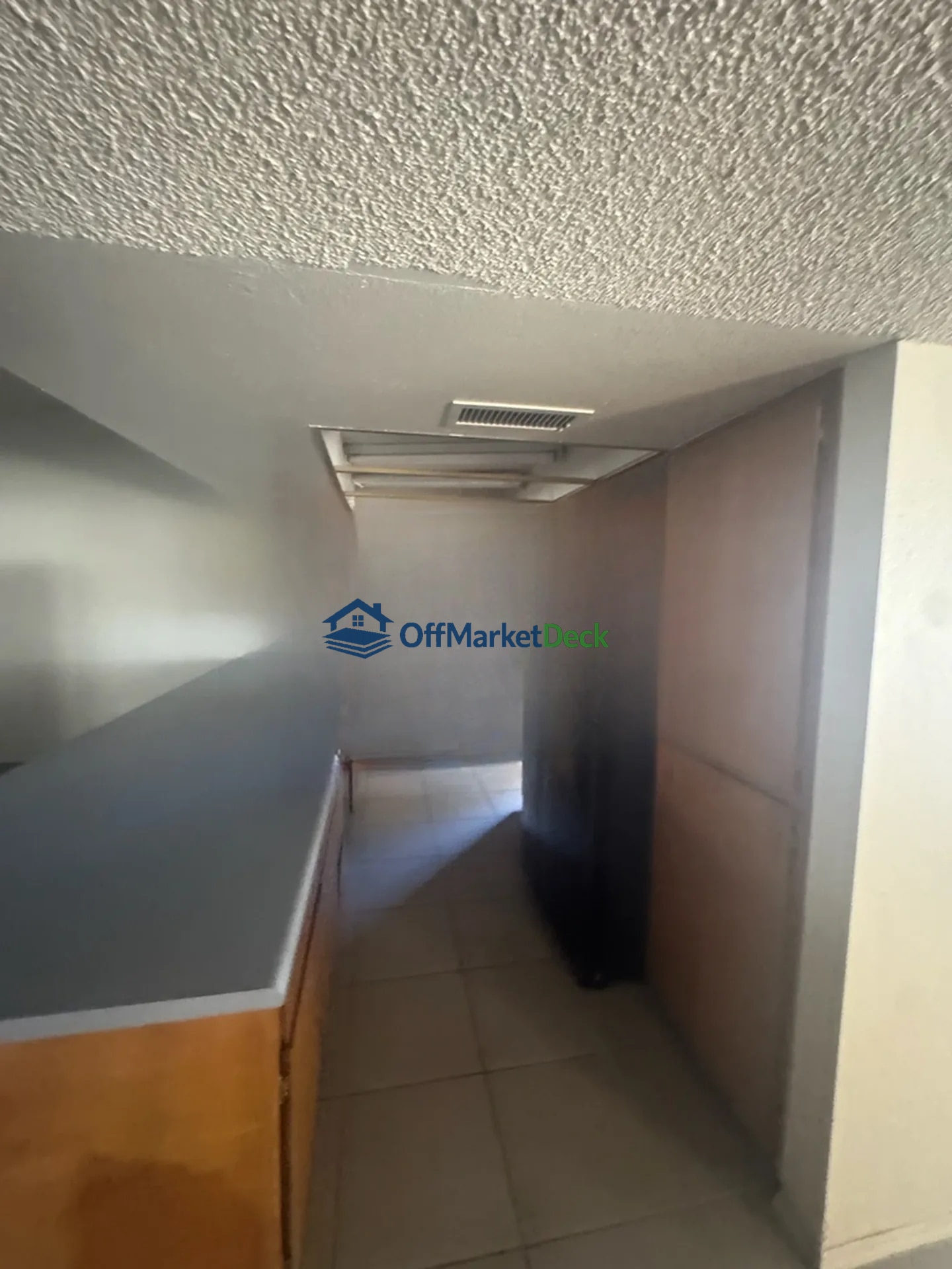 Off-market house in Phoenix, Arizona — 3 beds, 2 baths, $329,990 — photo 6 of 8
