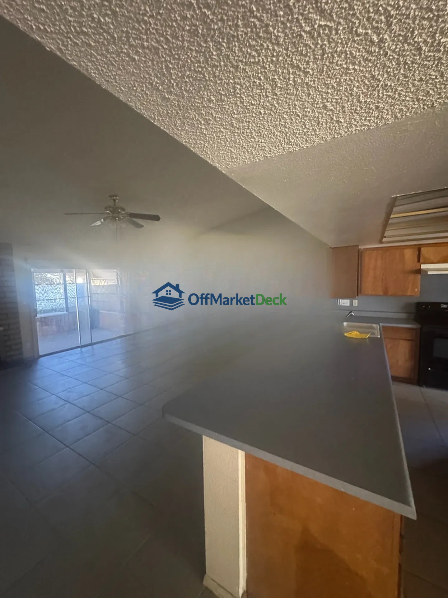 Off-market house in Phoenix, Arizona — 3 beds, 2 baths, $329,990 — photo 7 of 8