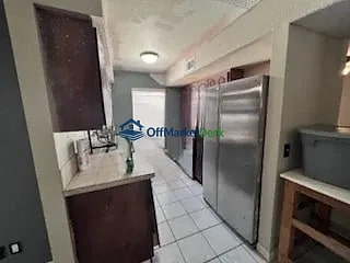 Off-market house in Yuma, Arizona — 3 beds, 2 baths, $184,990 — photo 5 of 8