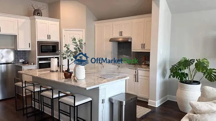 Off-market house in Keene, Texas — 4 beds, 2 baths, $25,500 — photo 2 of 5