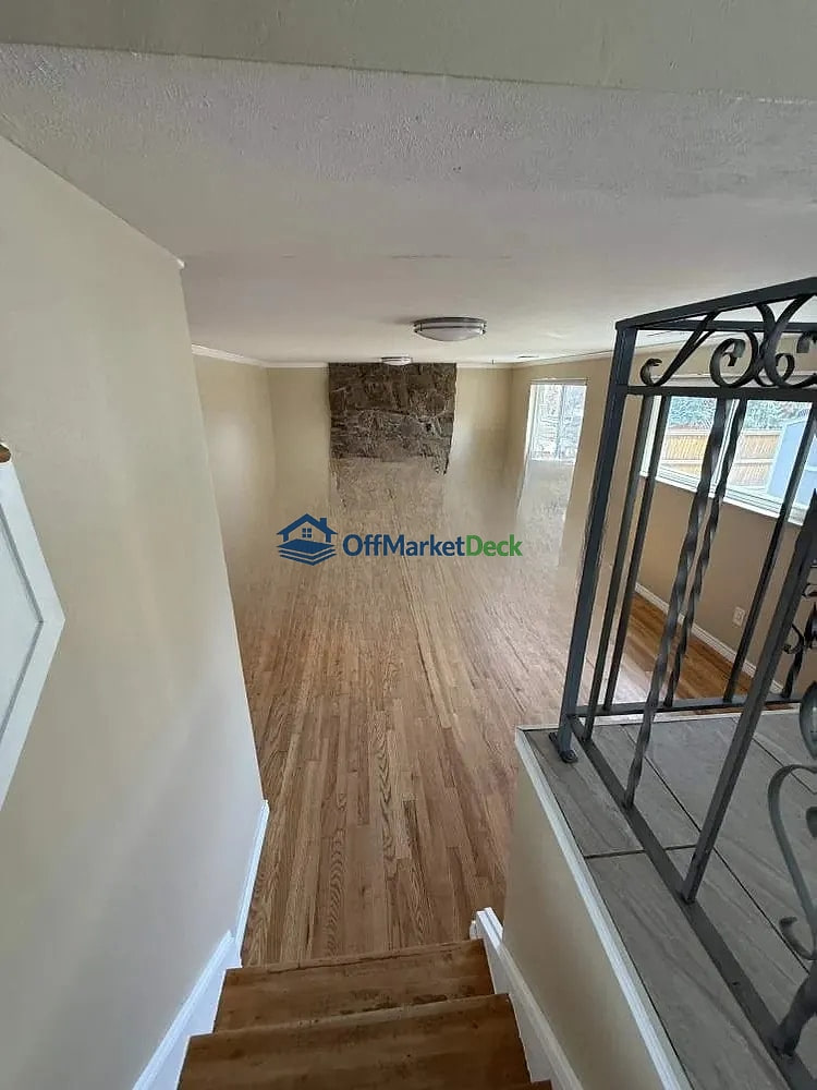 Off-market house in Denver, Colorado — 3 beds, 3 baths, $575,000 — photo 3 of 8