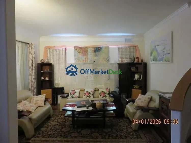 Off-market house in Sugar Land, Texas — 6 beds, 4 baths, $545,500 — photo 5 of 5