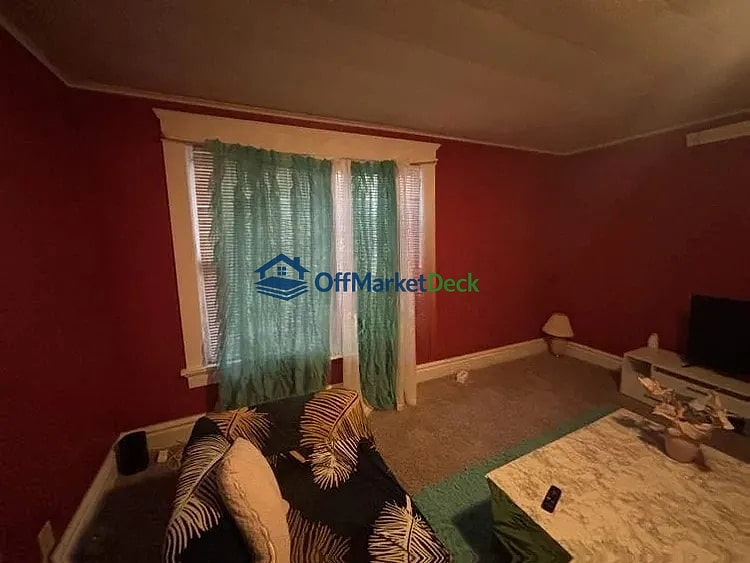 Off-market house in Kirksville, Missouri — 6 beds, 1 bath, $65,000 — photo 5 of 5