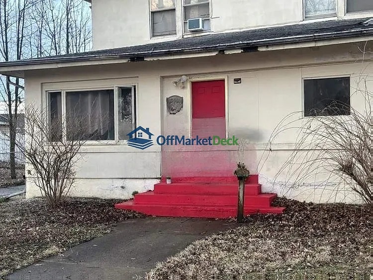Off-market house in Kirksville, Missouri — 6 beds, 1 bath, $65,000 — photo 3 of 5