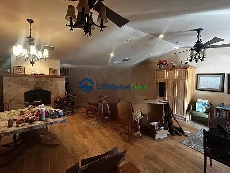 Off-market house in Heber-Overgaard, Arizona — 3 beds, 2 baths, $275,000 — photo 3 of 5