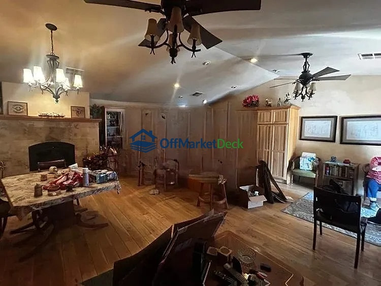 Off-market house in Heber-Overgaard, Arizona — 3 beds, 2 baths, $275,000 — photo 2 of 5