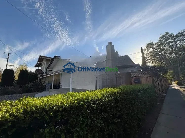 Off-market house in San Jose, California — 2 beds, 1 bath, $1,139,900 — photo 2 of 5